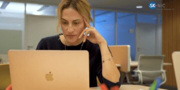 Žena pri notebooku, Výzva Fondu SK-NIC pre malé projekty 2025