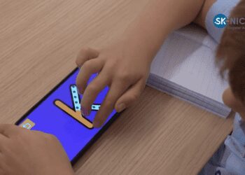 Dieťa kresliace na displej, Výzva pre malé projekty 2025, Spoločnosť Metahry